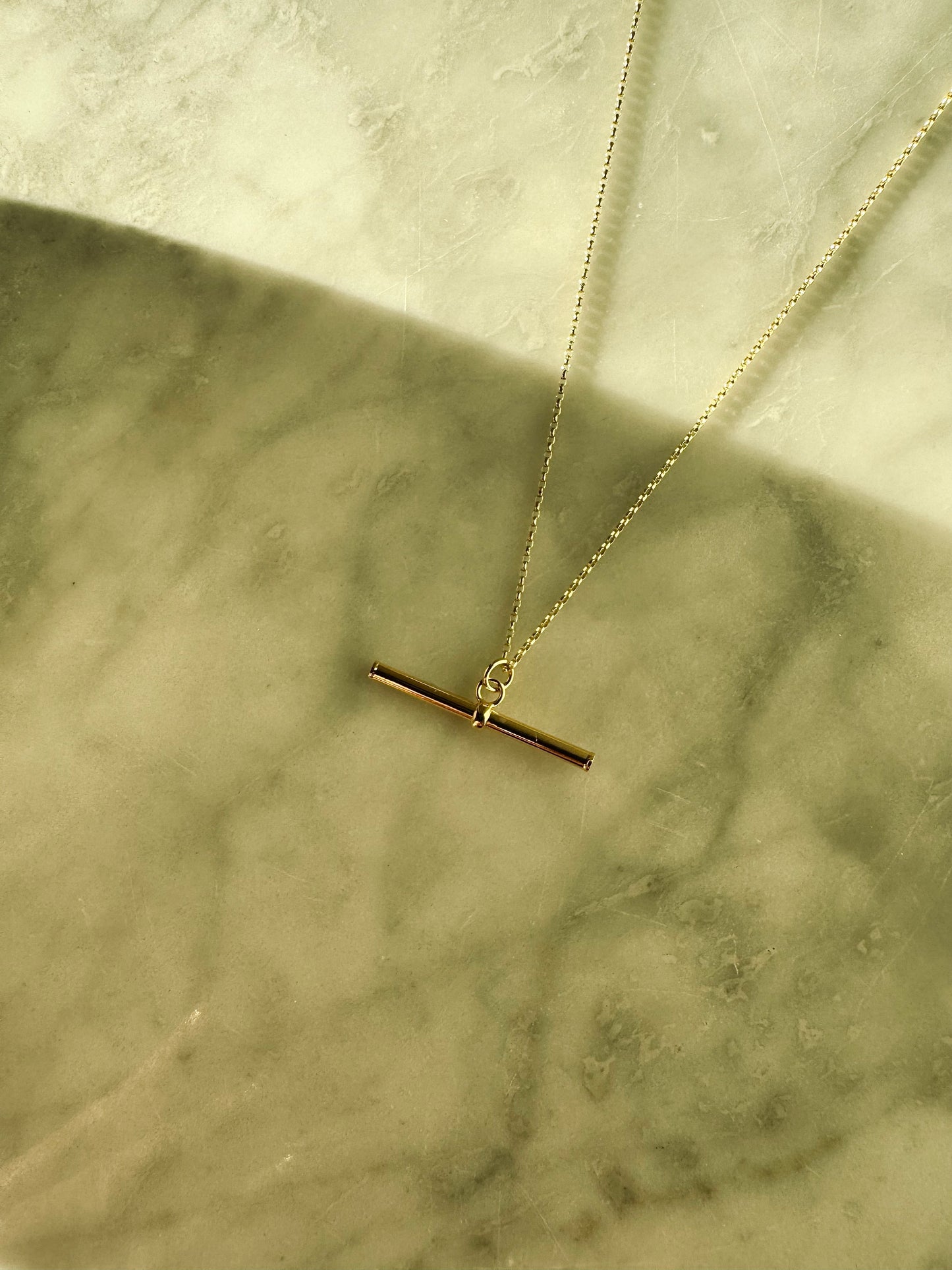 Barbuda 9ct Gold T-bar Necklace